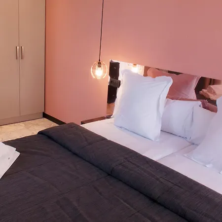 Nono By Charming * Malaga